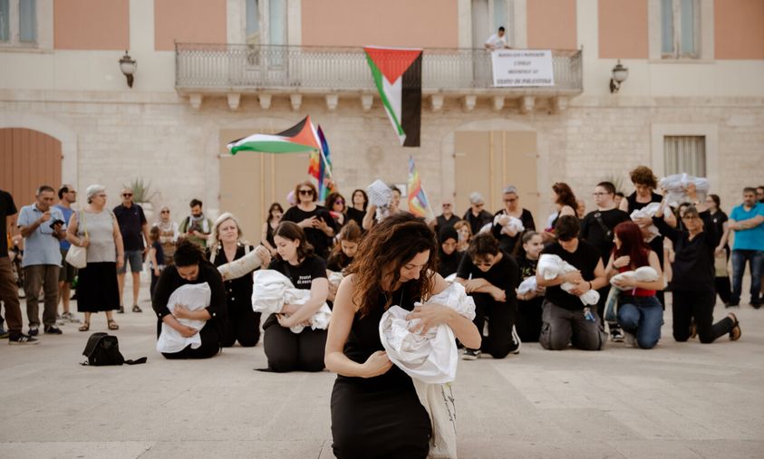 Iniziative per la pace e per lo sviluppo delle relazioni tra i popoli del Mediterraneo